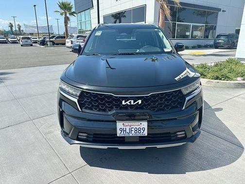 Black 2023 Kia Sorento Hybrid EX