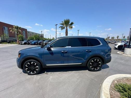 Black 2023 Kia Telluride SX