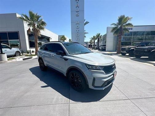 Gray 2022 Kia Sorento SX