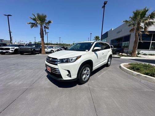 White 2018 Toyota Highlander Limited