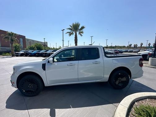 White 2026 Ford Maverick Lobo Standard
