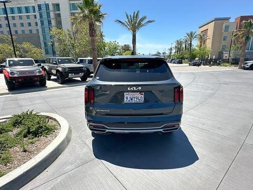 Gray 2023 Kia Sorento S