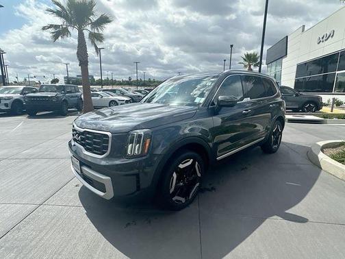 Gray 2023 Kia Telluride S