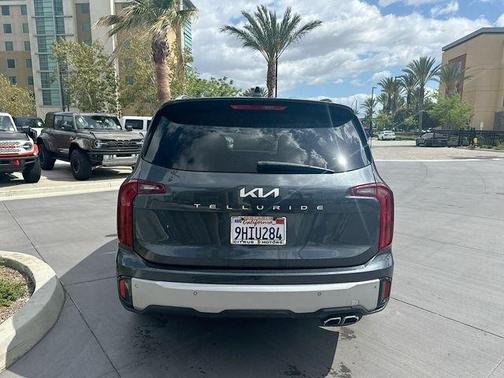 Gray 2023 Kia Telluride S