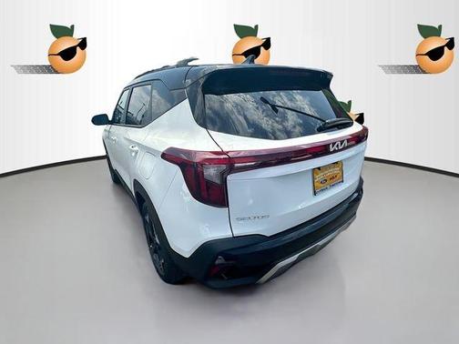 White 2026 Kia Seltos S