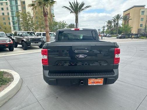 Black 2025 Ford Maverick XL