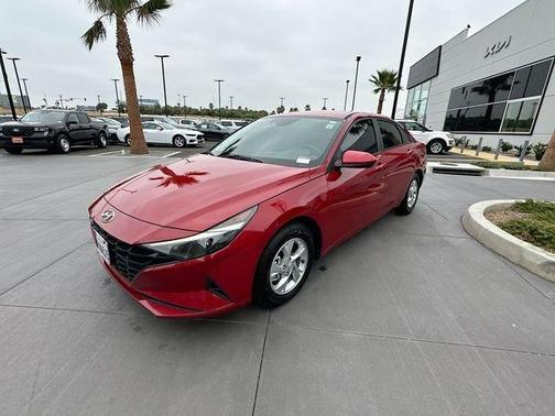 Red 2022 Hyundai ELANTRA SE