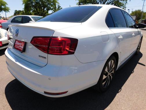 Photo 5 of 71 of 2016 Volkswagen Jetta Hybrid SEL Premium