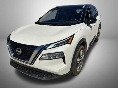 2 Tone White / Black Roof 2023 Nissan Rogue SL