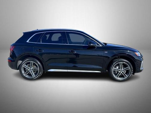 2022 Audi Q5 e 55 S line quattro Premium