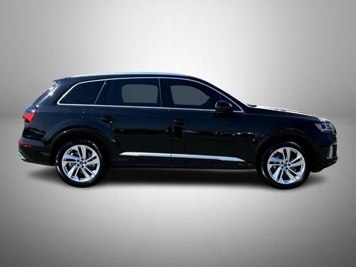 2022 Audi Q7 55 Premium Plus