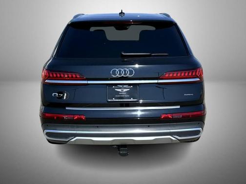 2022 Audi Q7 55 Premium Plus