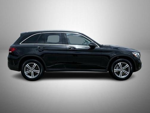 Black 2022 Mercedes-Benz GLC 300 Base 4MATIC