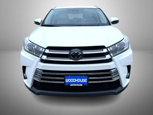 White 2018 Toyota Highlander Limited