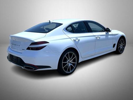 Alta White 2026 Genesis G70 2.5T