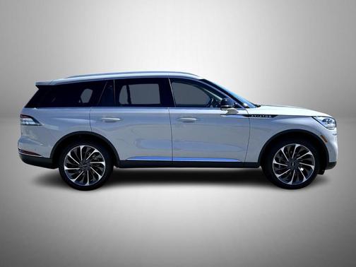 Silver 2020 Lincoln Aviator Reserve AWD