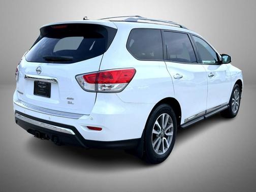 Moonlight White 2013 Nissan Pathfinder SL
