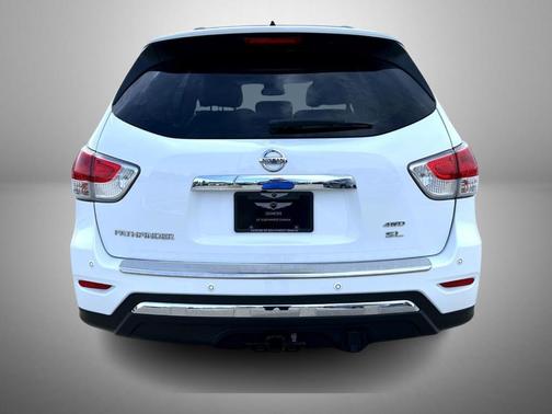 Moonlight White 2013 Nissan Pathfinder SL