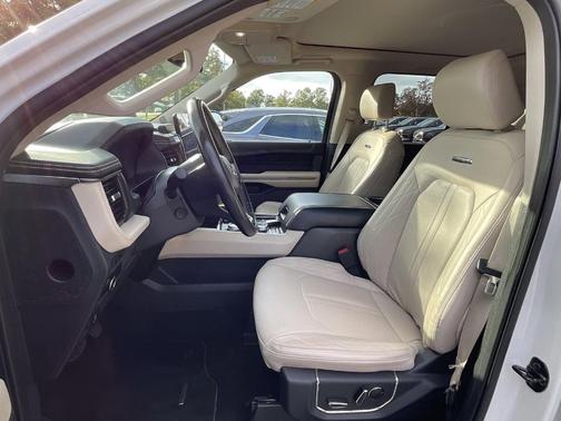 2024 Ford Expedition Platinum