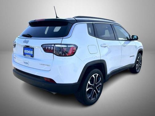 Bright White Clearcoat 2022 Jeep Compass Limited