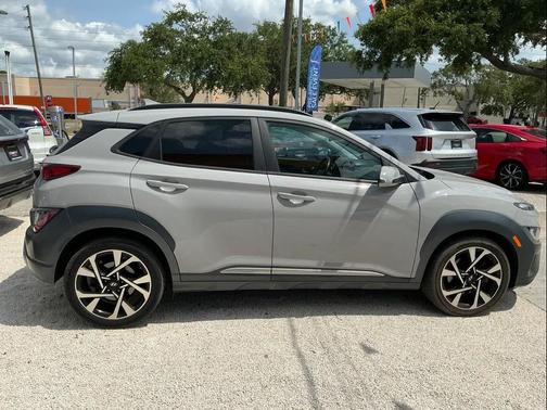 2022 Hyundai KONA Limited