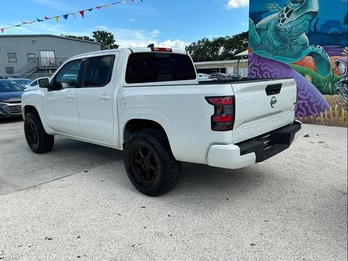 2022 Nissan Frontier SV