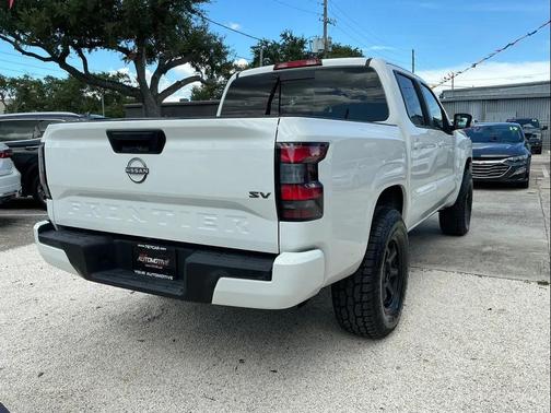 2022 Nissan Frontier SV