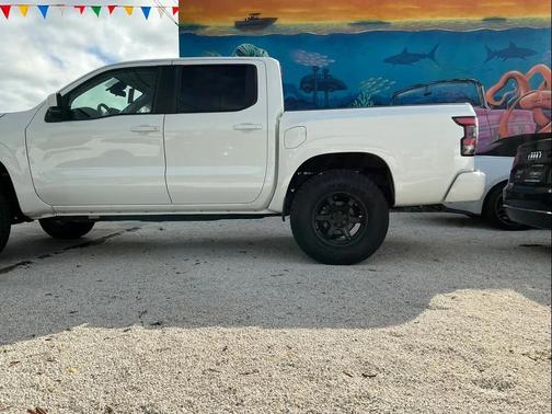 2022 Nissan Frontier SV