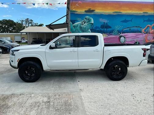 2022 Nissan Frontier SV