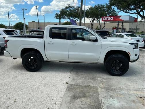 2022 Nissan Frontier SV