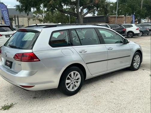2016 Volkswagen Golf SportWagen TSI S 4-Door