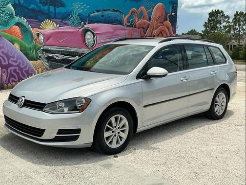 2016 Volkswagen Golf SportWagen TSI S 4-Door