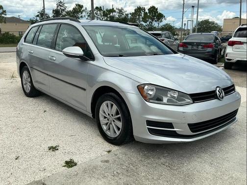 2016 Volkswagen Golf SportWagen TSI S 4-Door