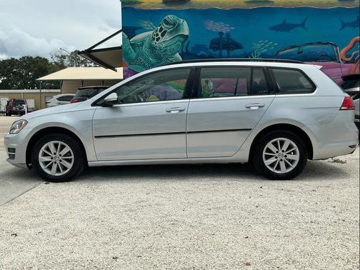 2016 Volkswagen Golf SportWagen TSI S 4-Door