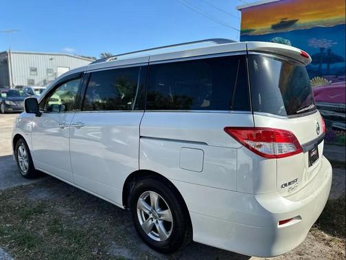 2016 Nissan Quest SV