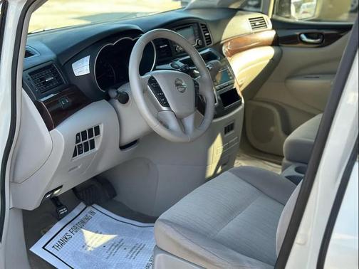 2016 Nissan Quest SV