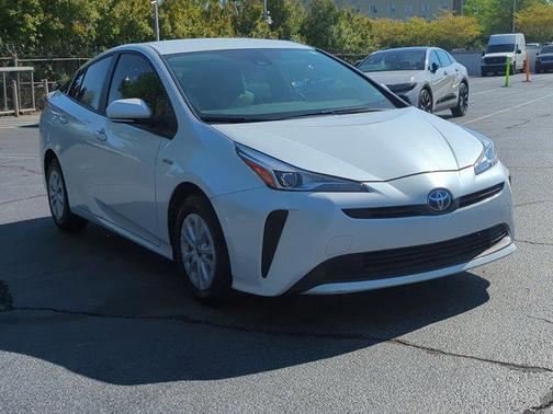 2021 Toyota Prius L