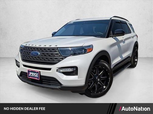 Star White Metallic Tri-Coat 2022 Ford Explorer XLT
