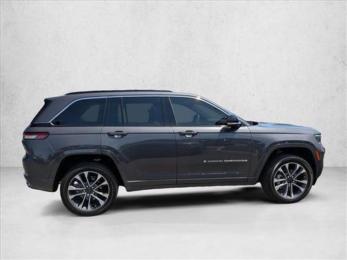 Baltic Gray Metallic Clearcoat 2025 Jeep Grand Cherokee Overland