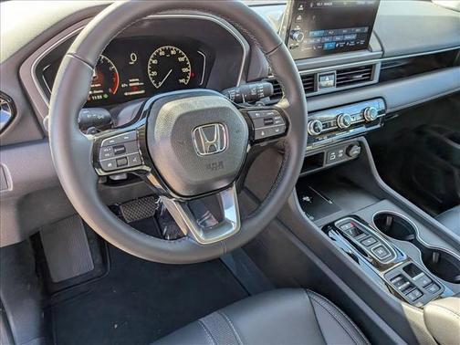 2025 Honda Pilot Touring 8-Passenger