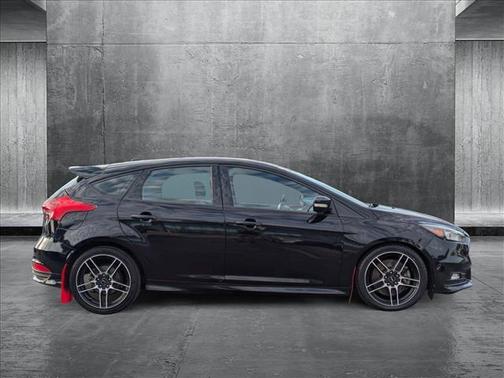 2017 Ford Focus ST