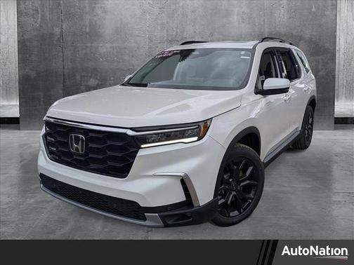 2025 Honda Pilot Touring 8-Passenger