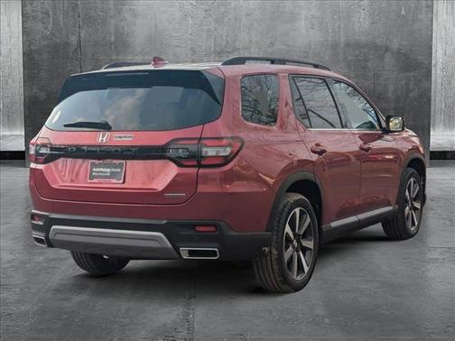 2025 Honda Pilot Touring 8-Passenger