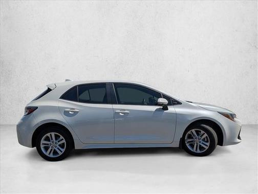 Blizzard Pearl 2020 Toyota Corolla SE