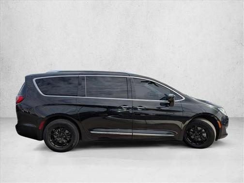 2020 Chrysler Pacifica Touring-L Plus