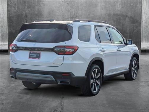 2025 Honda Pilot Touring 8-Passenger