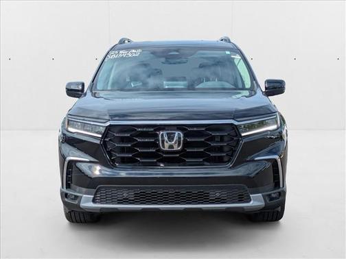 2025 Honda Pilot Touring 8-Passenger