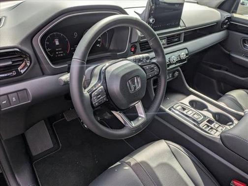 2025 Honda Pilot Touring 8-Passenger