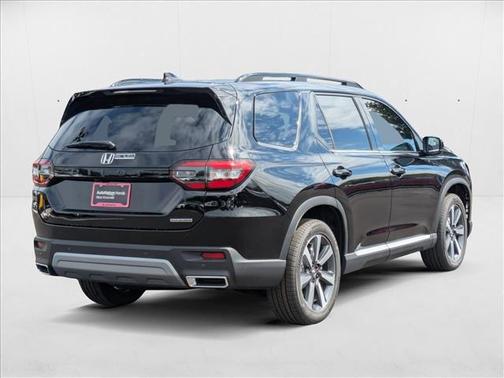 2025 Honda Pilot Touring 8-Passenger