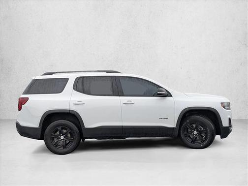 2022 GMC Acadia AT4